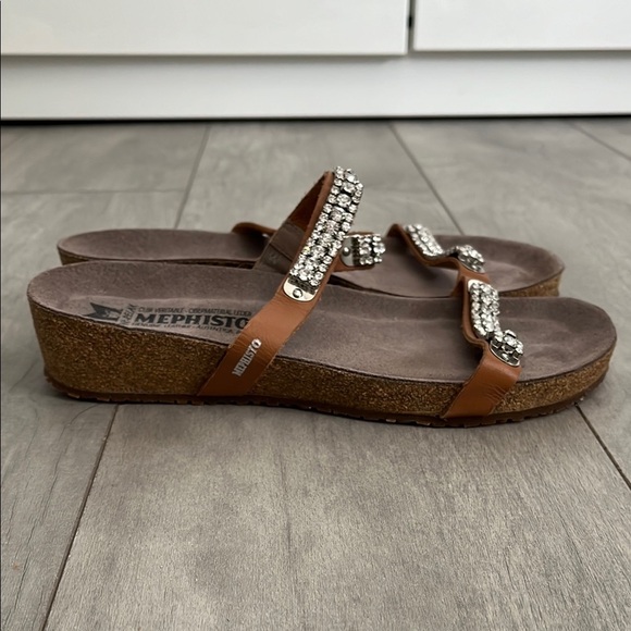 Mephisto Women's Ivana Leather Tan and Silver Sandals - Picture 5 of 8